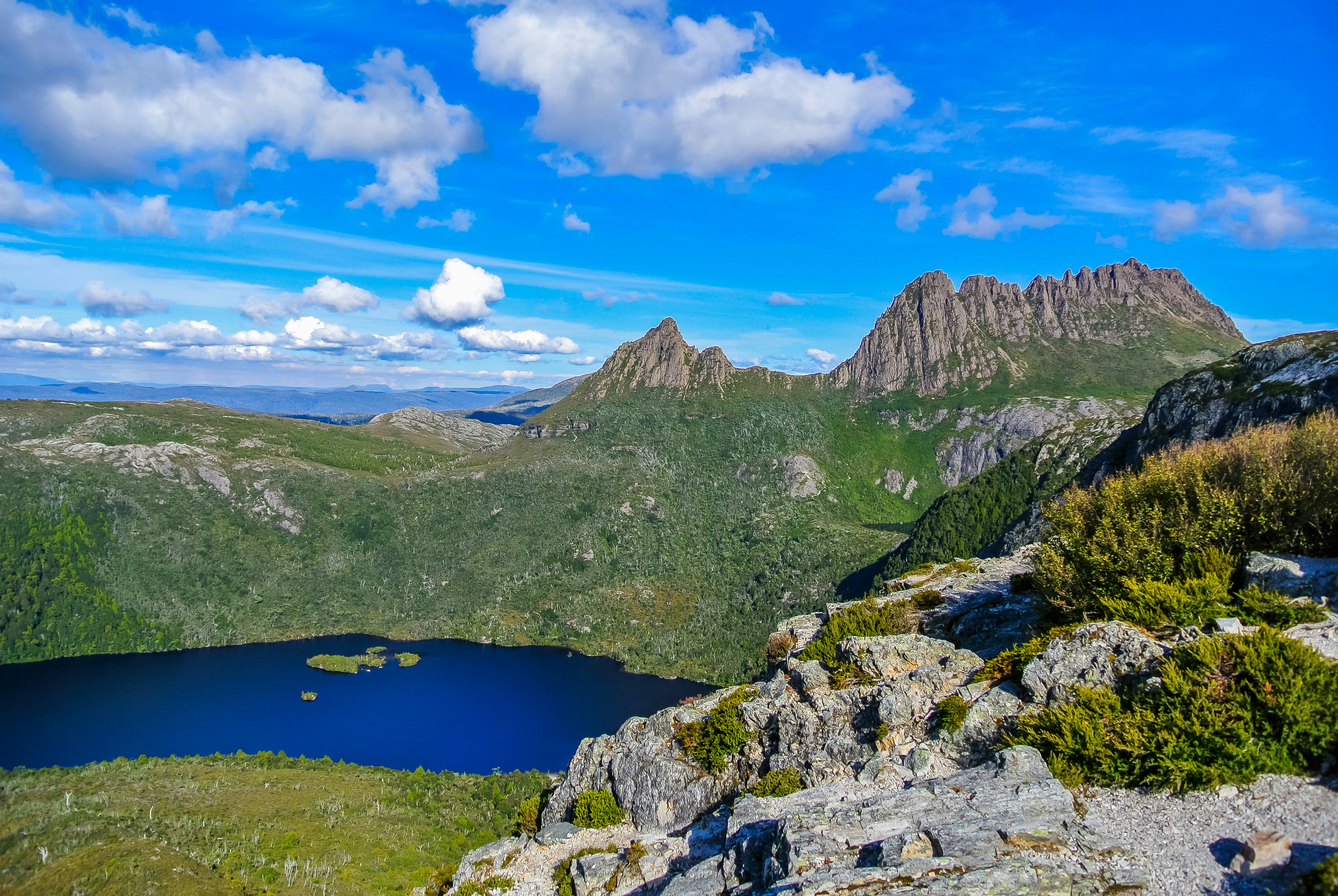 Spectacular panoramic view over Cradle Mountain and Dove Lake at Cradle Mt