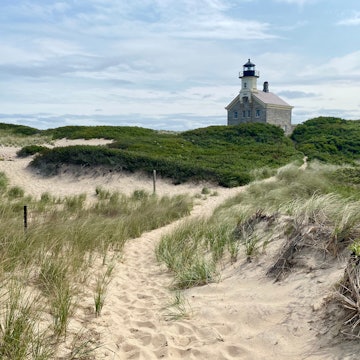 Block Island light house during fall, License Type: media, Download Time: 2025-01-30T14:25:03.000Z, User: katelyn.perry_lonelyplanet, Editorial: false, purchase_order: 65050 - Digital Destinations and Articles, job: Lonely Planet WiP, client: Lonely Planet WiP, other: Katelyn Perry