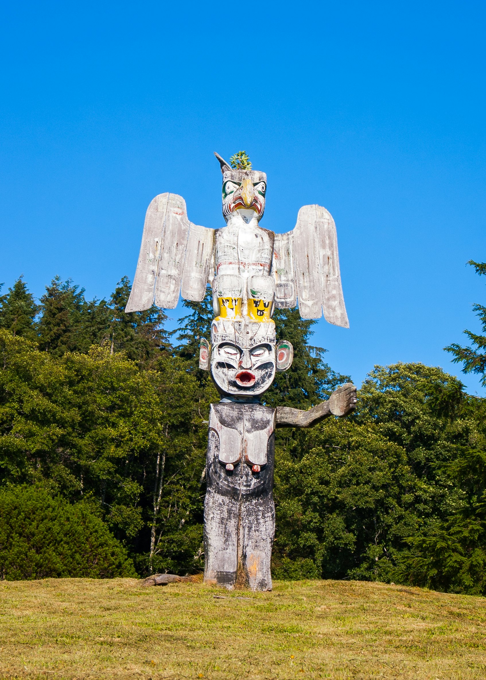 A totem pole at the Namgis burial grounds, British Columbia
