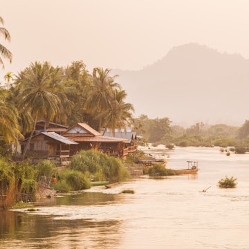 Lonely Planet Traveller Magazine, Issue 105, September 2017, Laos
The sun sets over the Mekong beside the island of Don Khon, in the Four Thousand Islands.