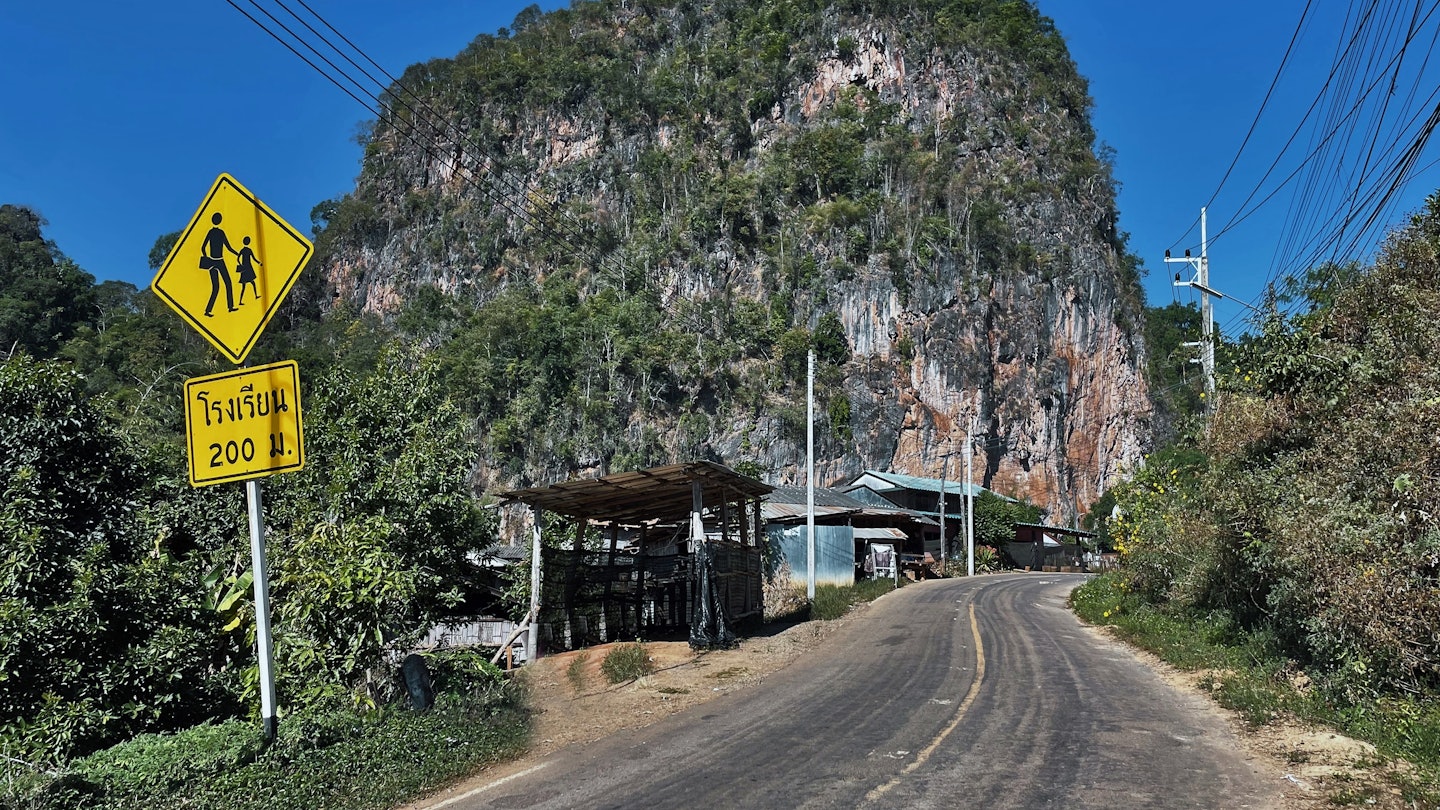 The Ultimate Road Trip Experience: Motorbiking Mae Hong Son Loop, Northern Thailand, License Type: media, Download Time: 2025-09-29T12:55:02.000Z, User: Malecia.Elamin_Lonelyplanet, Editorial: false, purchase_order: 65050 - Digital Destinations and Articles, job: Online Editorial, client: Guide to Thailand's Mae Hong Son loop on motorbike, other: Malecia Walker