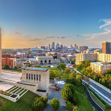 Kansas City, Missouri, USA downtown city skyline at twilight., License Type: media, Download Time: 2025-09-09T13:52:19.000Z, User: clairenaylor, Editorial: false, purchase_order: 65050 - Digital ÌÇÐÄ´«Ã½ and Articles, job: Online editorial, client: Things to do Kansas City, other: Claire Naylor