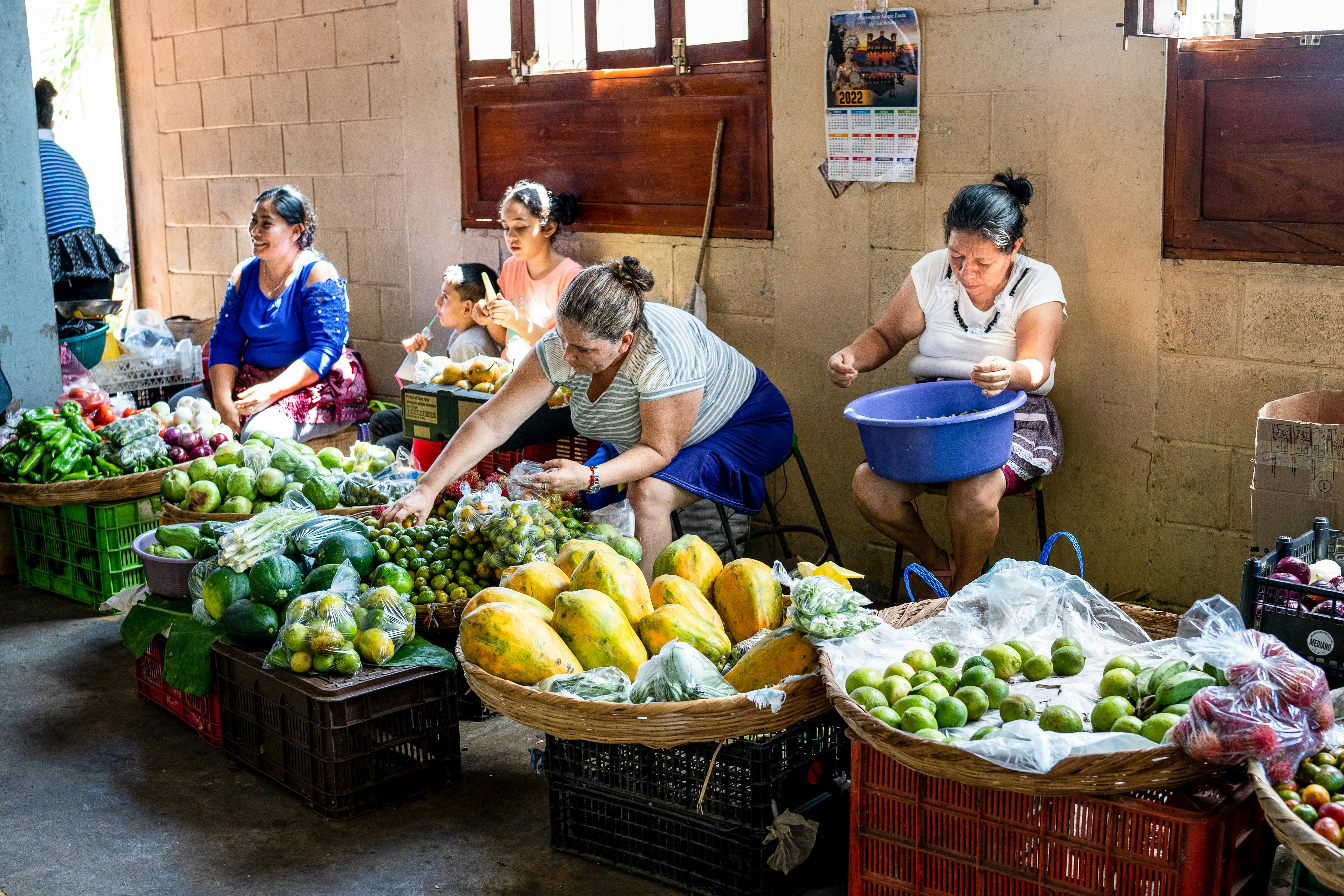 Fruit vendors in the market in Suchitoto, El Salvador