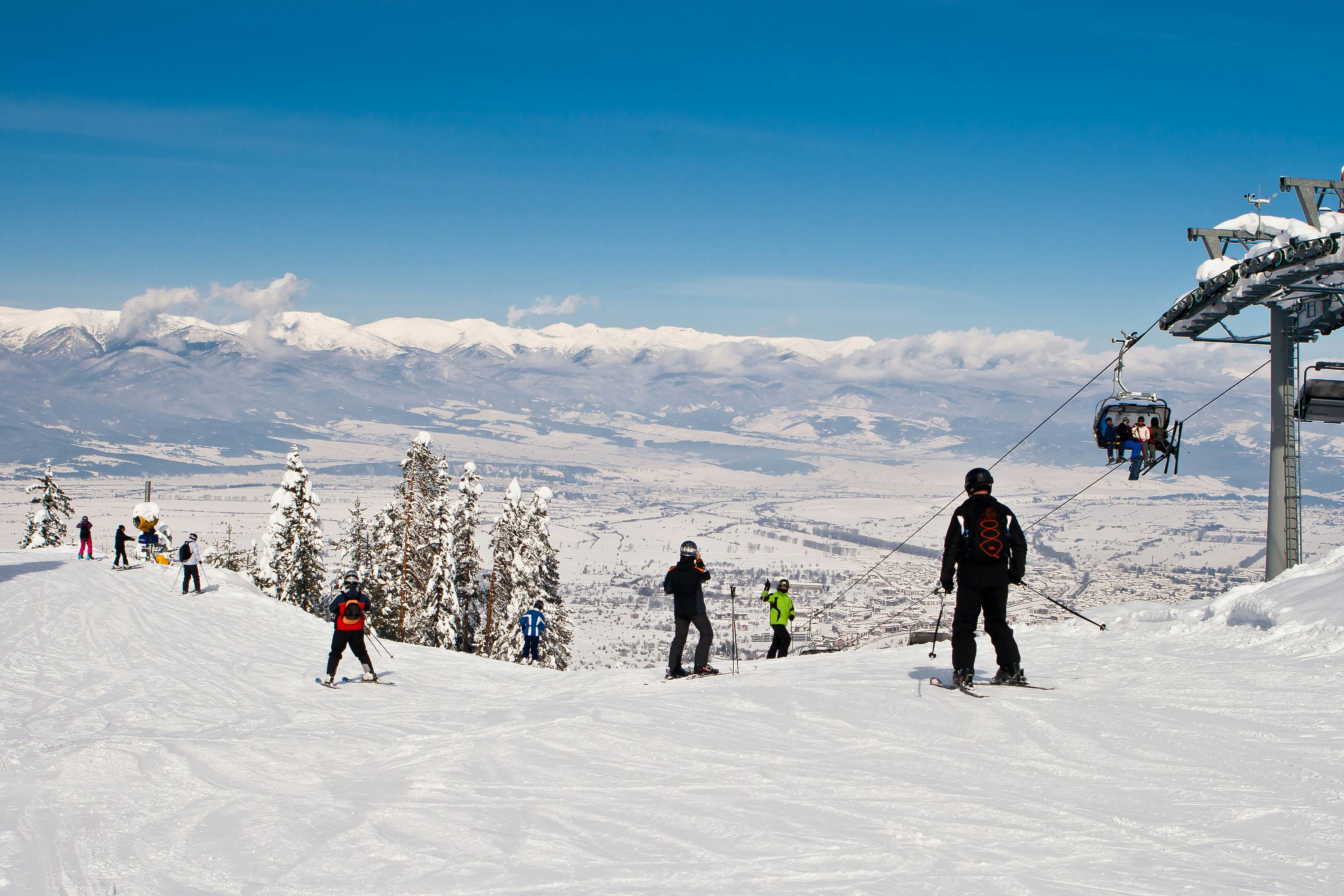 Rope-way lifting skiers to mountain-skiing lines on mountain Todarko, a resort of Bansko, Bulgaria  License Type: media  Download Time: 2024-04-30T14:23:53.000Z  User: hannahblackie10  Is Editorial: No  purchase_order:   
