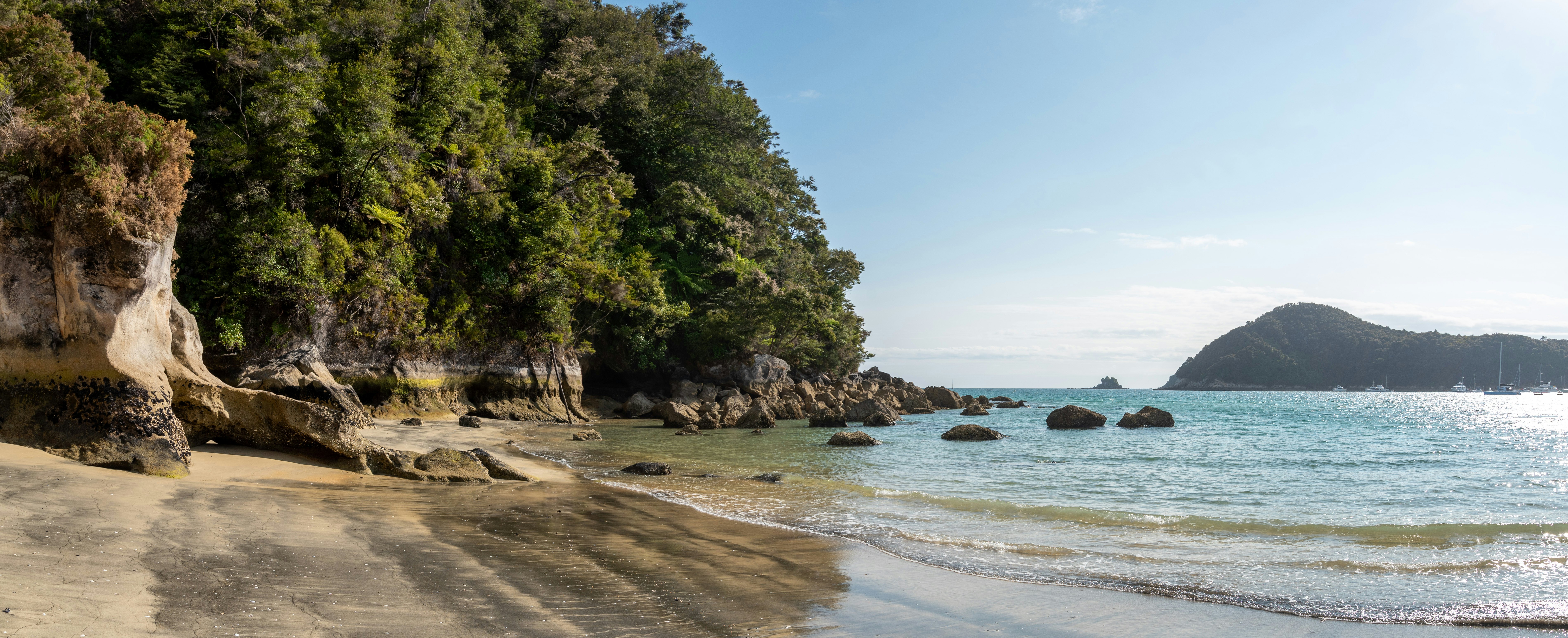 View of the beach at Torrent bay of Abel Tasman National Park in summer, New Zealand.