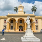 Santa Ana, El Salvador - August 18, 2025: Municipal Palace next to Libertad Park in Santa Ana, El Salvador., License Type: media, Download Time: 2025-10-13T14:43:36.000Z, User: joebindloss38, Editorial: true, purchase_order: 65050 - Digital Destinations and Articles, job: Online Editorial, client: The 10 top things to do in Santa Ana, El Salvador, other: Joe Bindloss