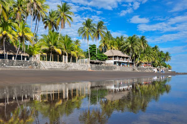When is the best time to visit El Salvador?