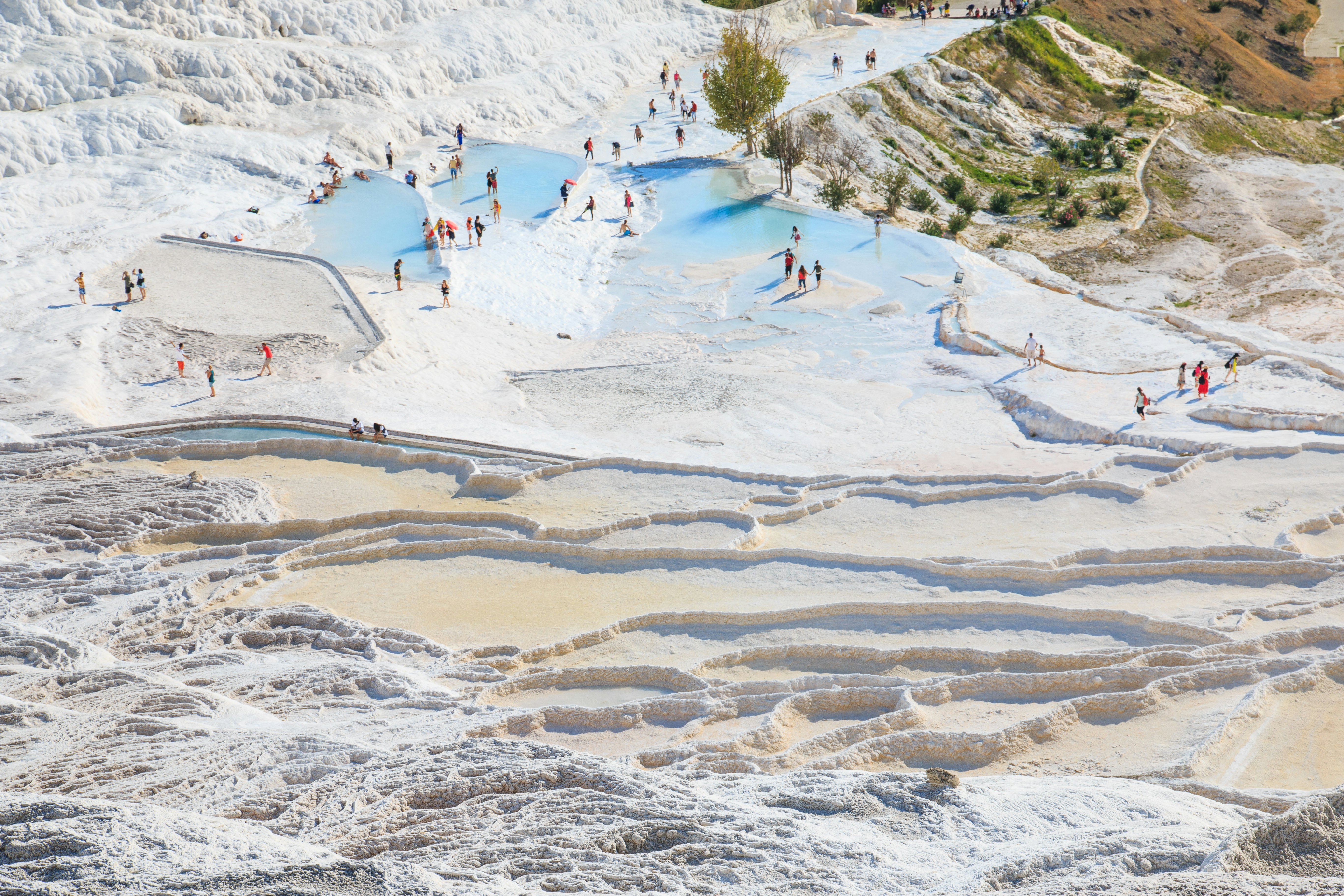Turkey, southwestern Turkey, Denizli Province, River Menderes valley, Pamukkale, ('cotton castle') a natural site of hot springs and travertines, terraces of carbonate minerals.