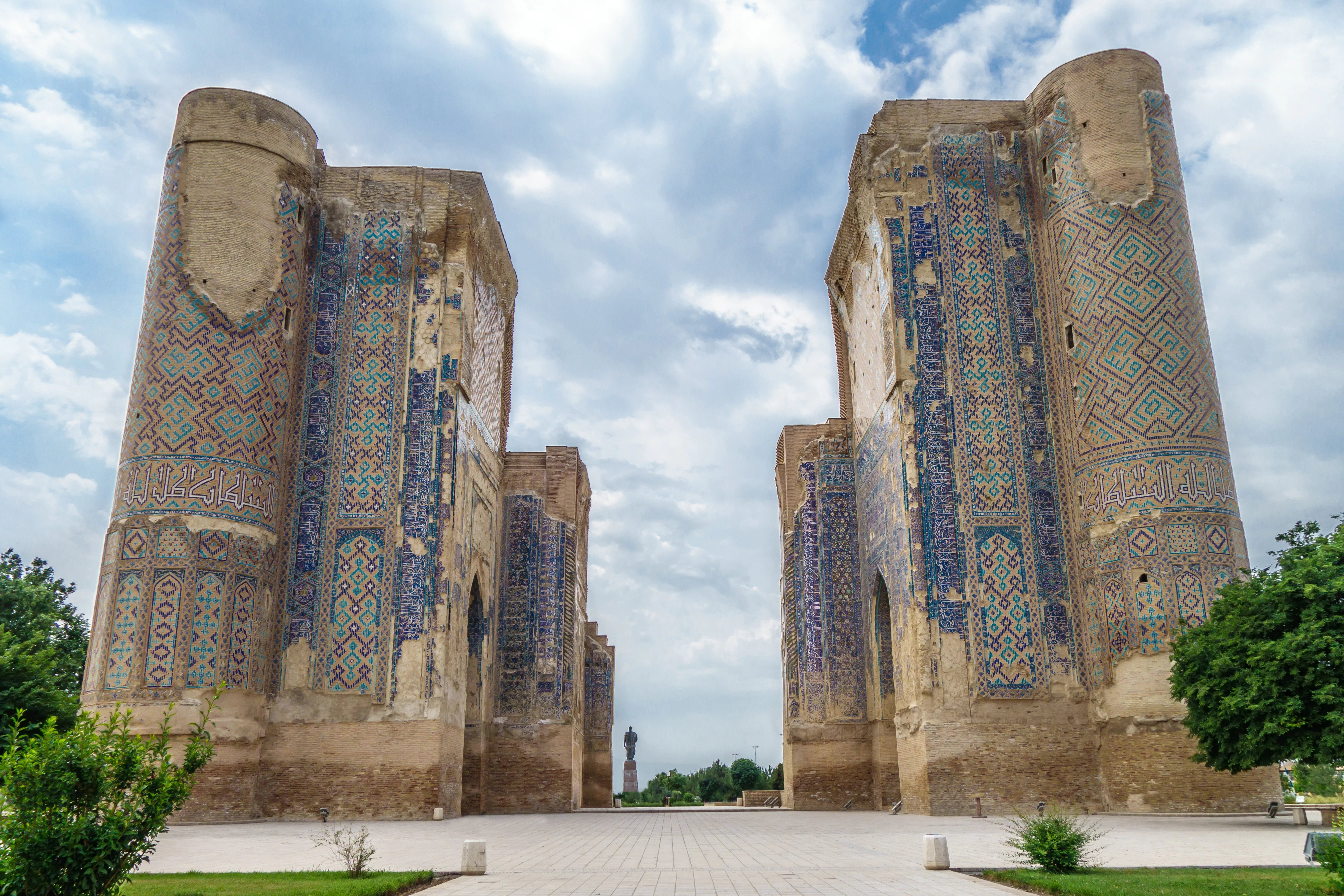 The tall gates of the Ak Saray palace, built during time of Timur (Tamerlane) in Shakhrisabsz, Uzbekistan.