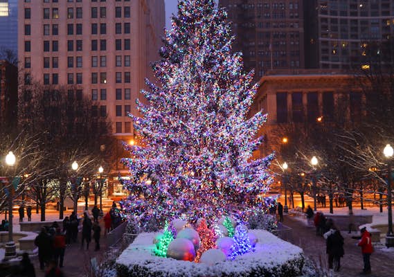 The Lonely Planet guide to the holiday season in Chicago