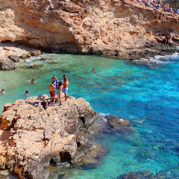 COMINO MALTA 09 11 2024: Blue Lagoon is a natural pool with crystal clear waters. Malta's No 1 attraction: located in Comino island between the islands of Malta and Gozo., License Type: media, Download Time: 2025-03-20T17:29:12.000Z, User: rhylton_redventures, Editorial: true, purchase_order: 65050 - Digital Destinations and Articles, job: Lonely Planet wip, client: Lonely Planet wip, other: Rhianydd Hylton