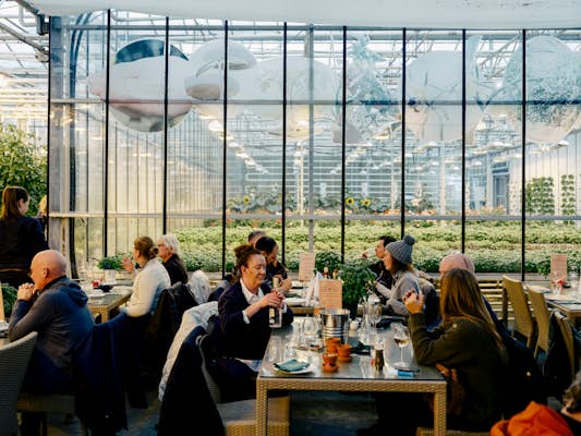 Travel hack: How to get a table at any restaurant