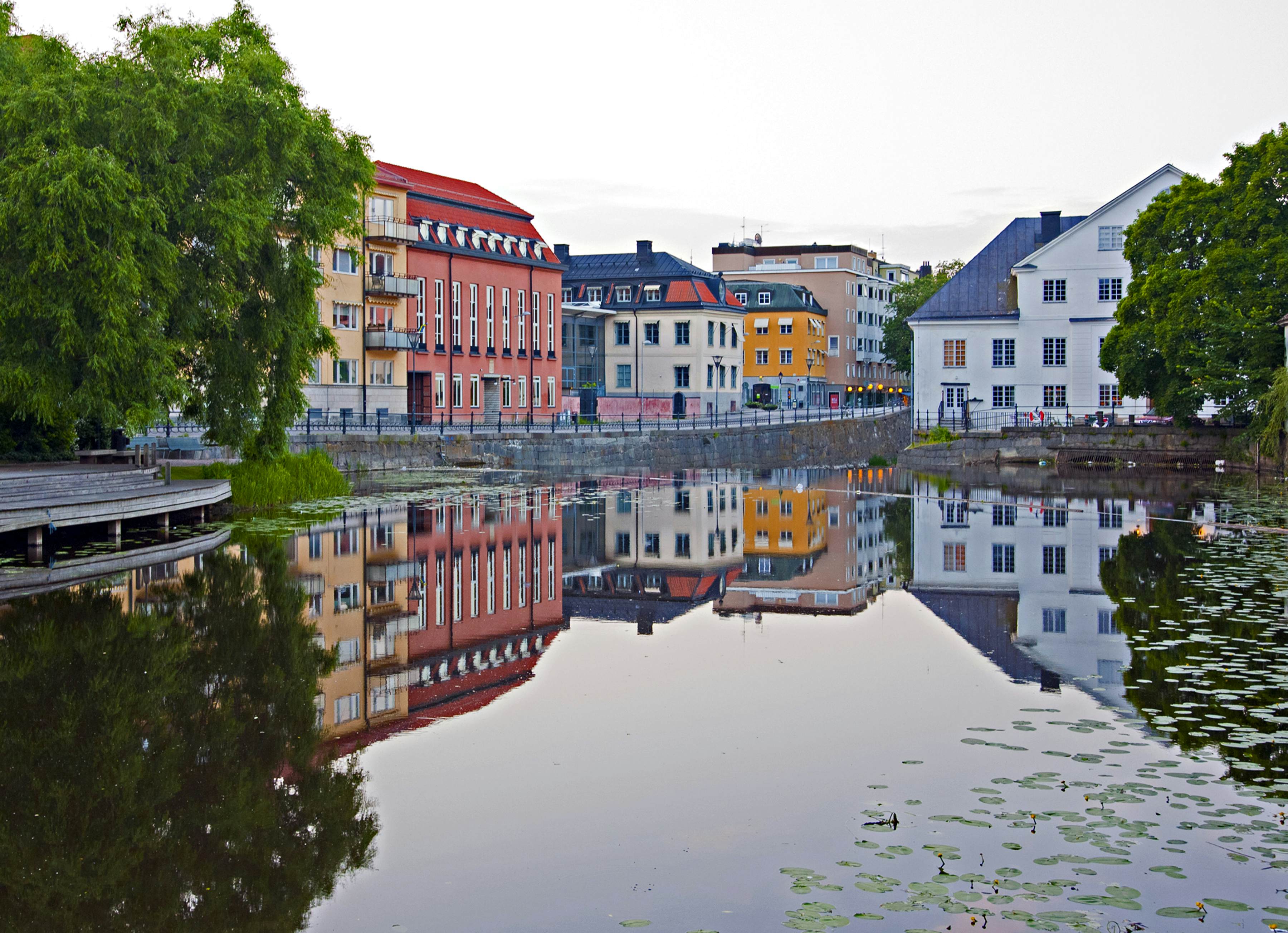 GettyImages-1273389727.jpg
Colorful architecture