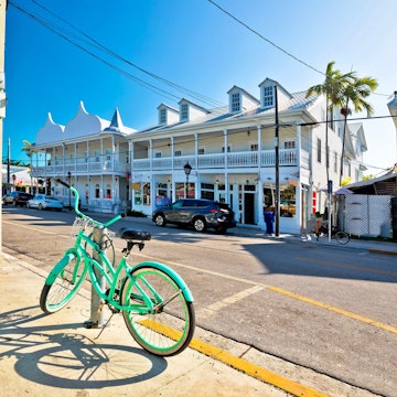Key West famous Duval street view, south Florida Keys, United states of America, License Type: media, Download Time: 2025-05-29T18:45:57.000Z, User: lonelyplanetmedia, Editorial: false, purchase_order: 65050 - Digital Destinations and Articles, job: Global Publishing WIP, client: Global Publishing WIP, other: Peterson Haggarty // SS Comp Ingestion