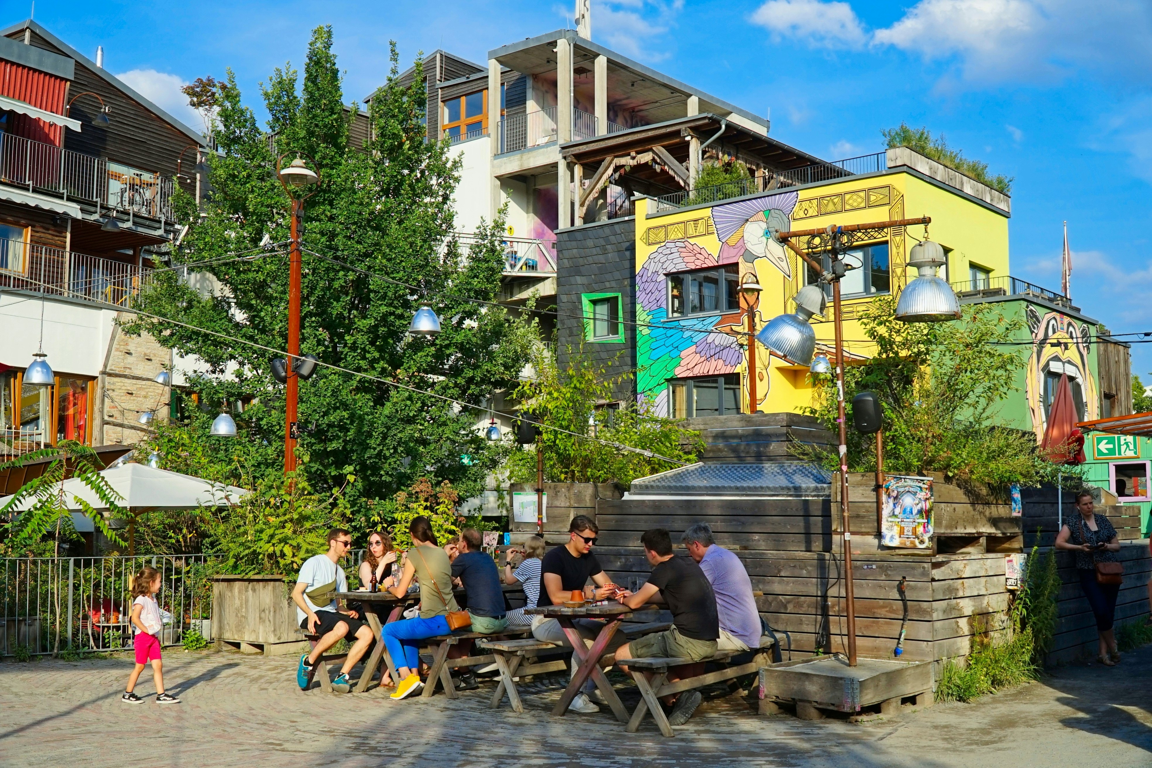 Happy hour on the banks of the Spree.