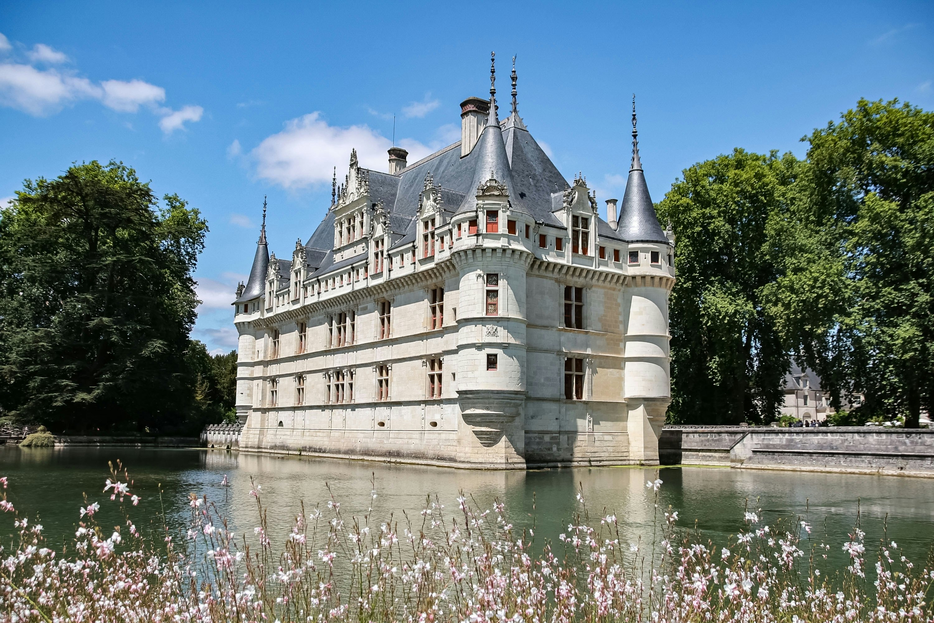 Exterior view of Château d'Azay-le-Rideau.