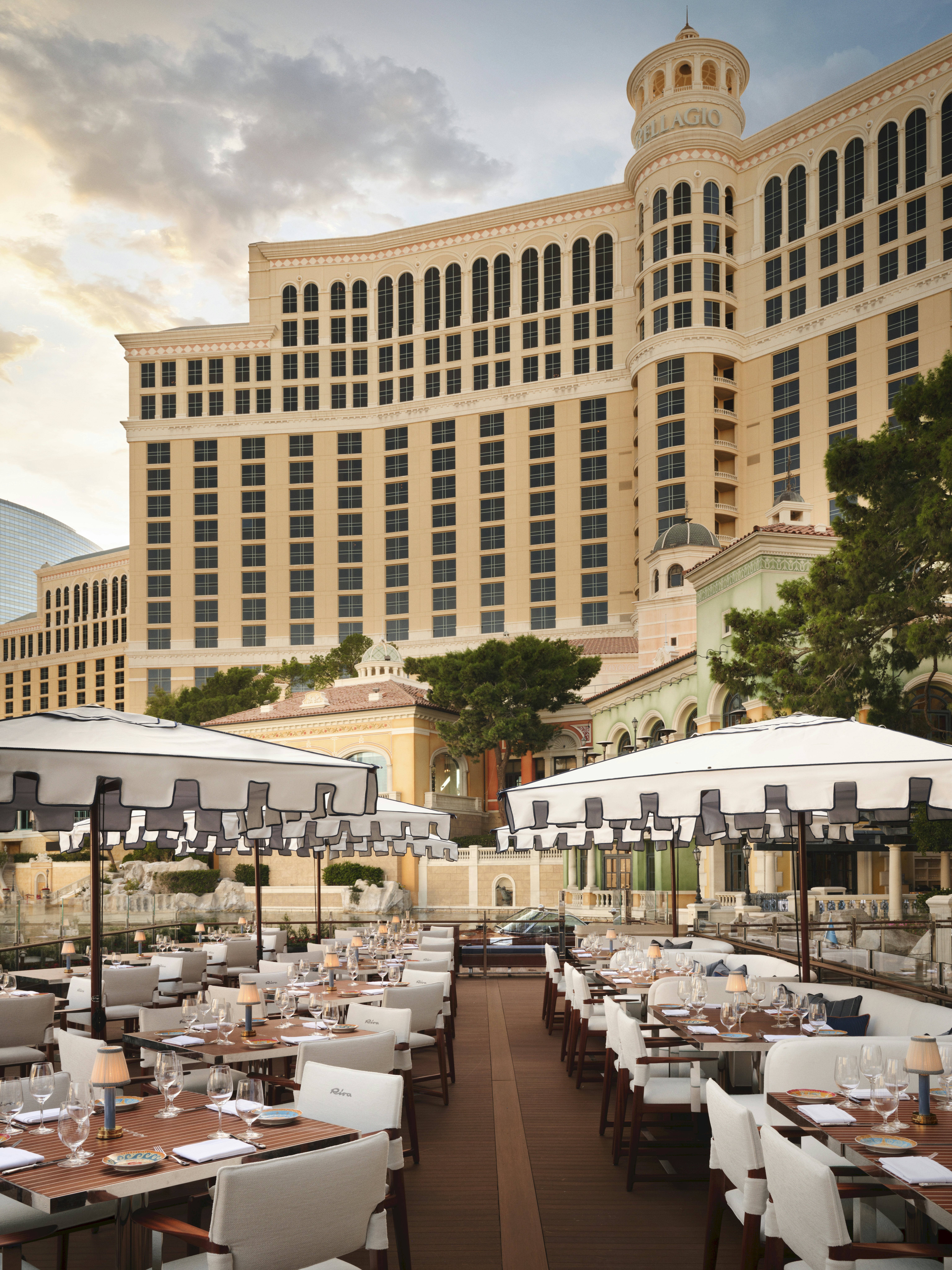 Bellagio - CARBONE Riviera - Lakeside Deck