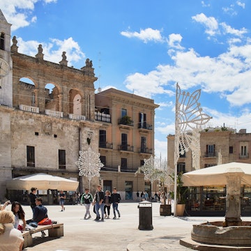 The Mercantile square in the old town of Bari.
841917782
Parasol, Old Town, Photography, Horizontal, Fountain, Puglia, Ba