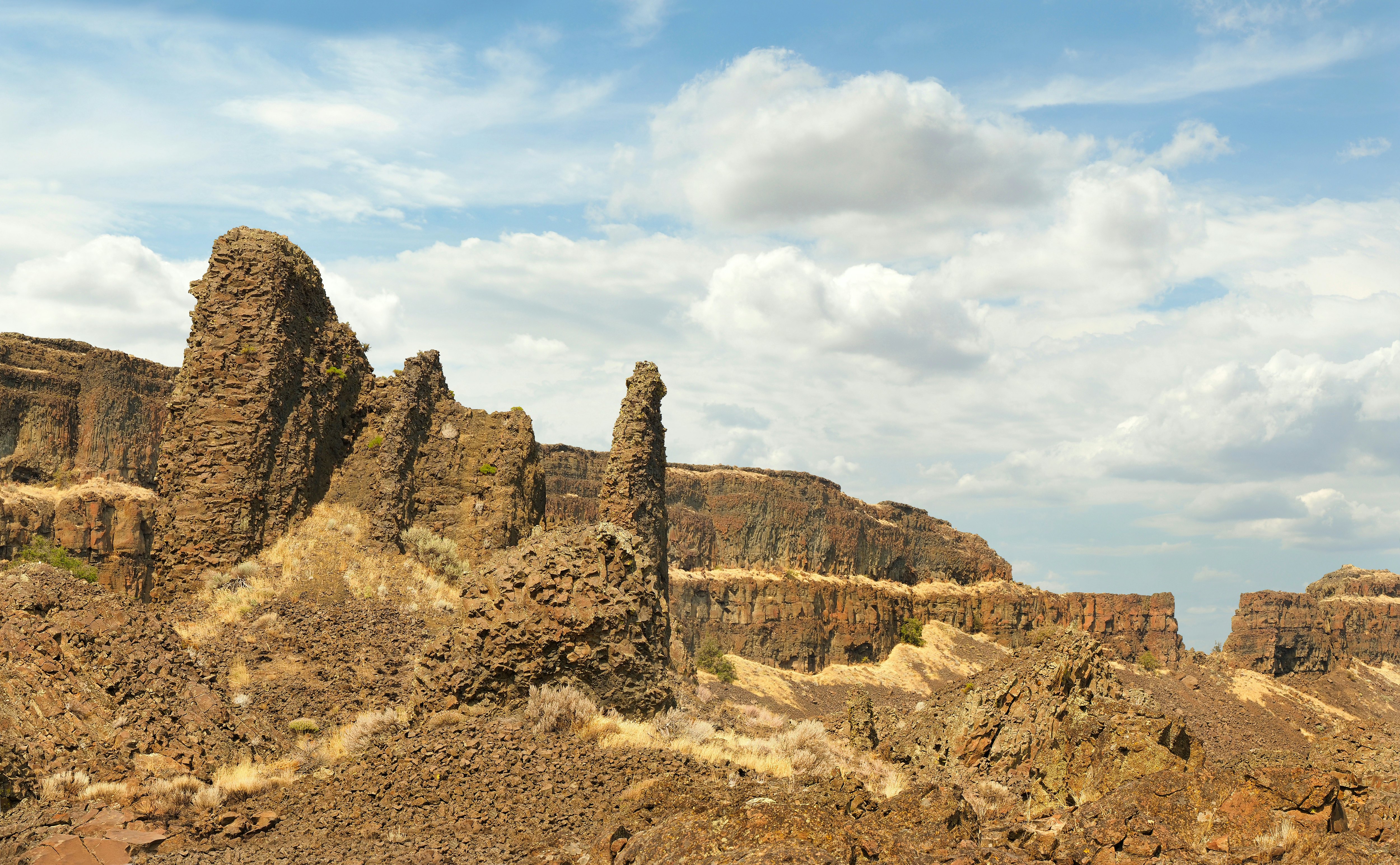 Basalt rock formations on cliffs and in towers in Washington.