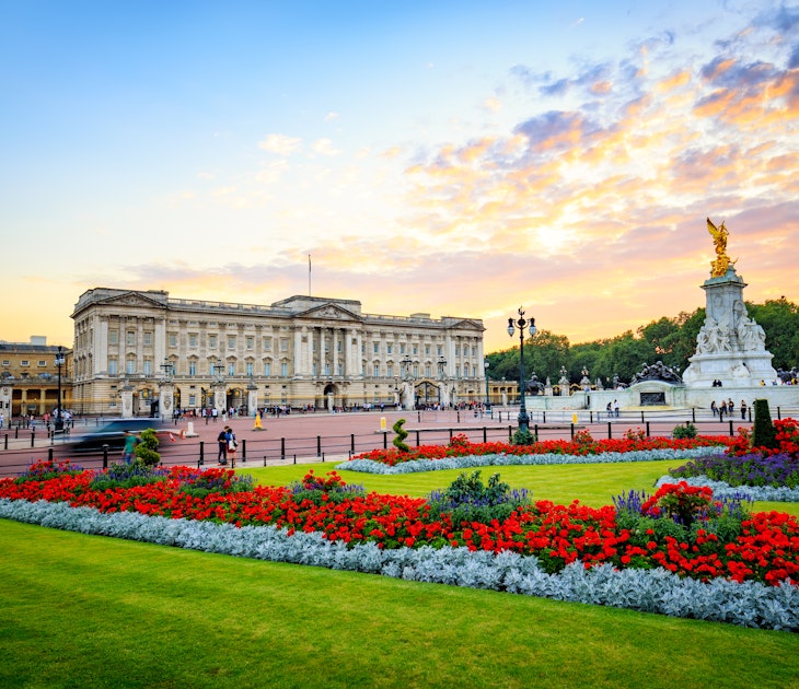 Buckingham Palace in London, United Kingdom. License Type: media Download Time: 2024-05-06T03:09:30.000Z User: pinkjozie64 Is Editorial: No purchase_order: