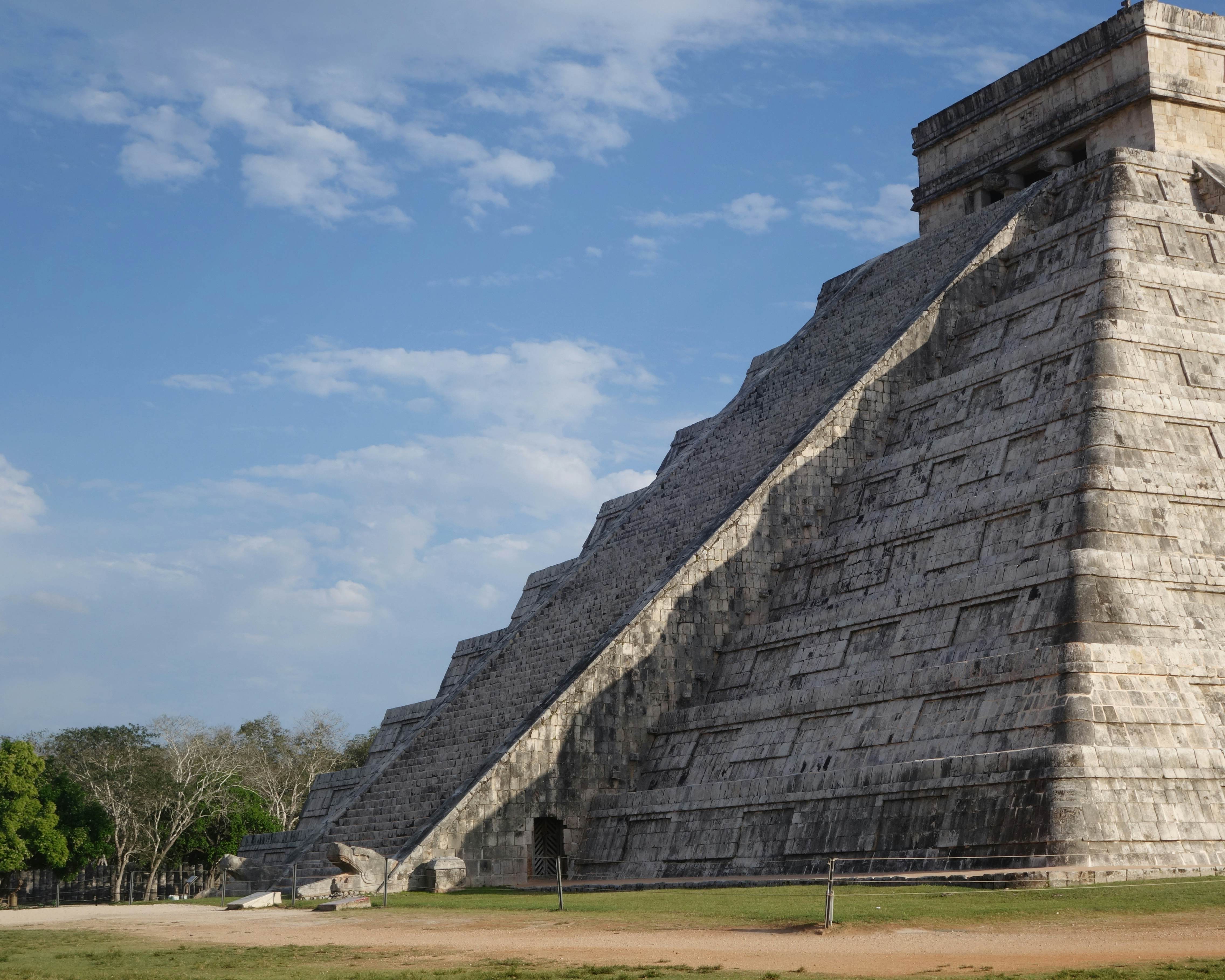 GettyImages-543148790.jpg
El Castillo during Equinox week