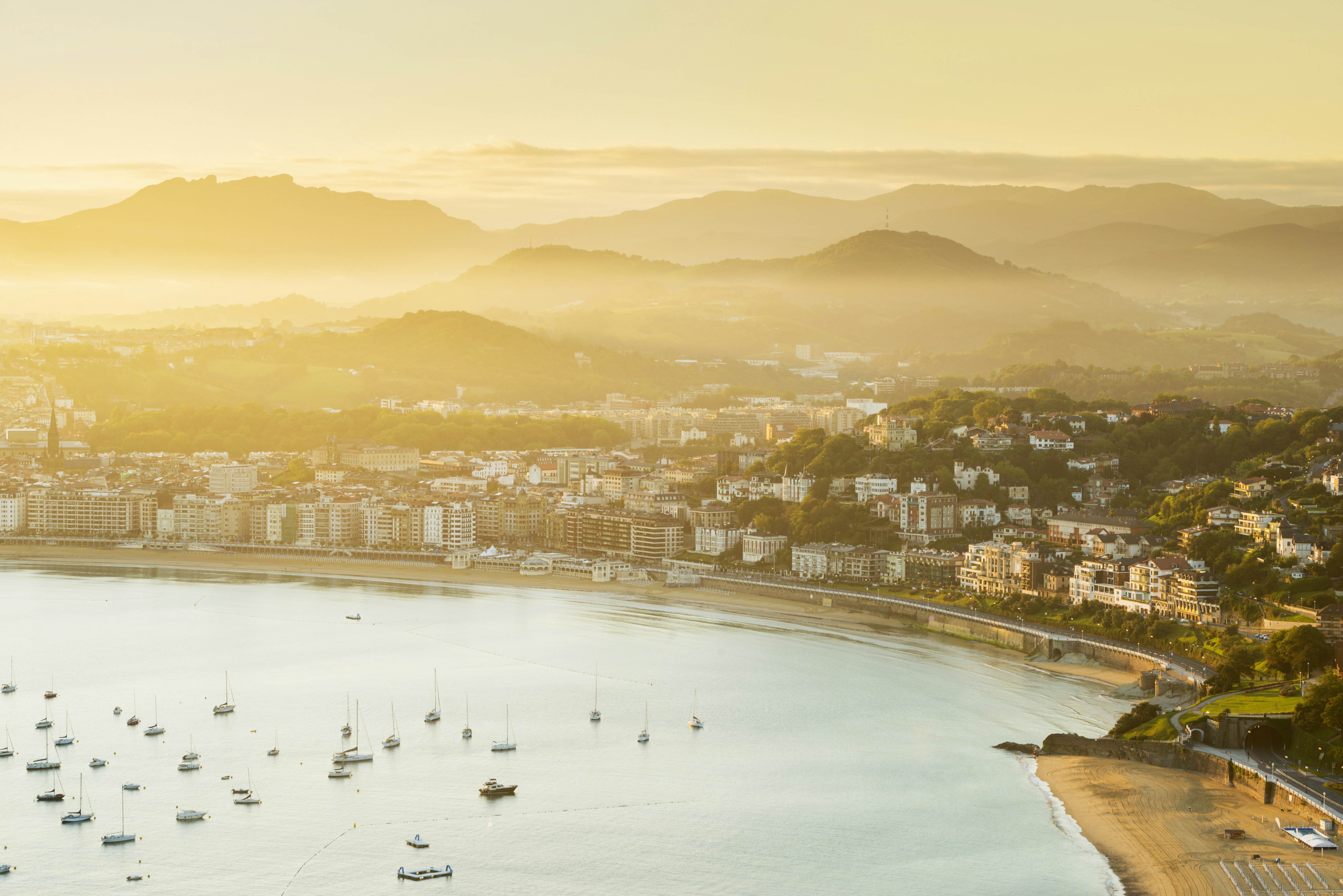 Lonely Planet Traveller magazine, Issue 80, Great Escape, Northern Spain
Bahia de la Concha.