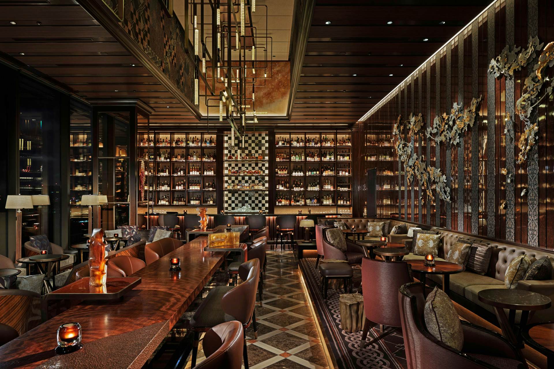 Virtu, a dimly lit bar at the Four Seasons Hotel Tokyo at Otemachi