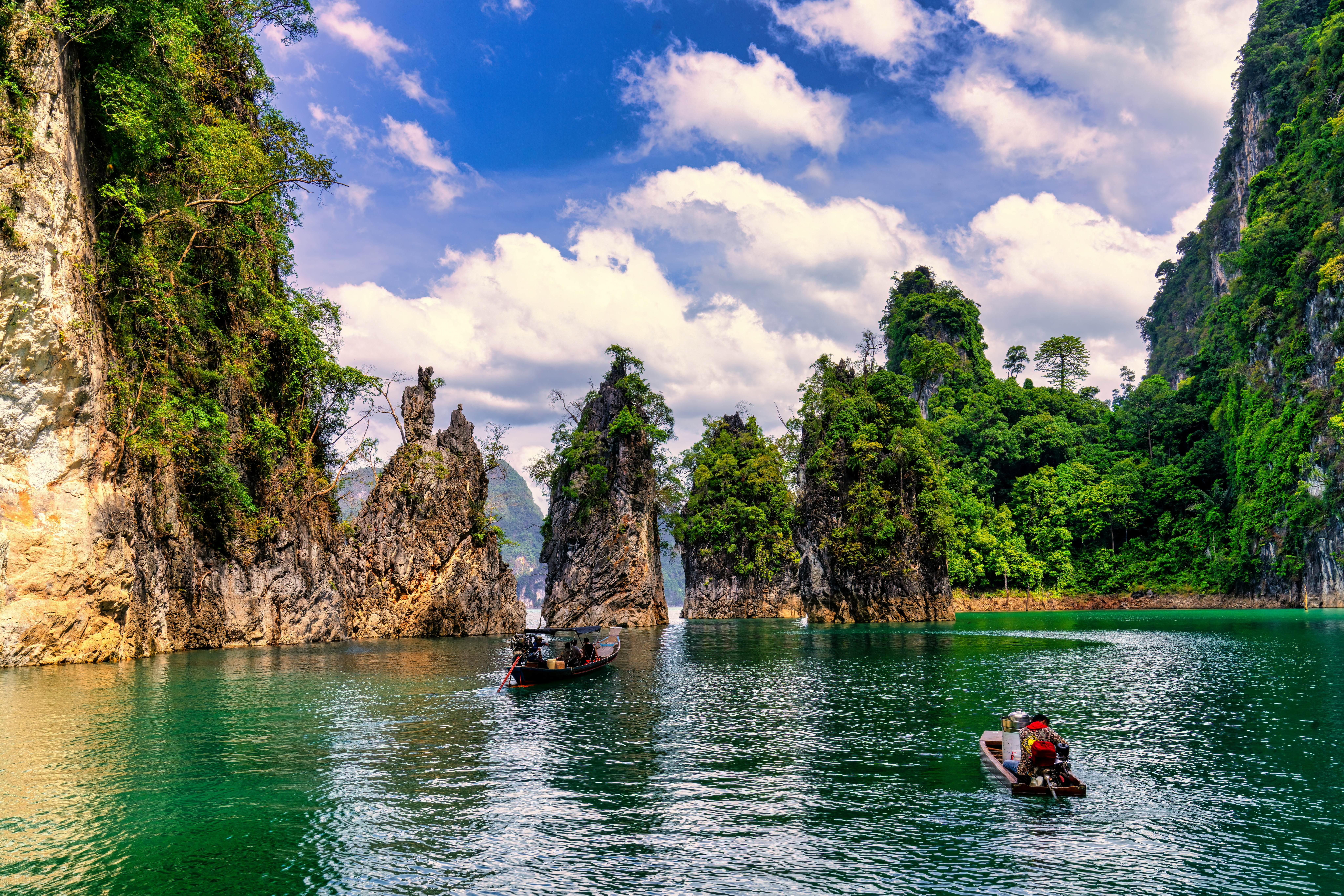 Great scenery Khao Sok National Park , stunningly beautiful Cheow Larn Lake, on the mainland between Phuket, Krabi, Khao Lak and Koh Samui, the most popular destinations in Souther Thailand, License Type: media, Download Time: 2026-02-10T09:12:45.000Z, User: claramonitto, Editorial: false, purchase_order: 56530 - Guidebooks, job: Global Publishing-WIP, client: Thailand 20, other: Clara Monitto