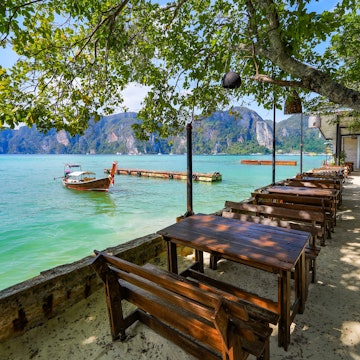 Beachfront restaurant on Ton Sai beach on Koh Phi Phi island in the Andaman Sea, Krabi Province, Thailand, License Type: media, Download Time: 2026-02-09T09:25:05.000Z, User: claramonitto, Editorial: false, purchase_order: 56530 - Guidebooks, job: Global Publishing-WIP, client: Thailand 20, other: Clara Monitto