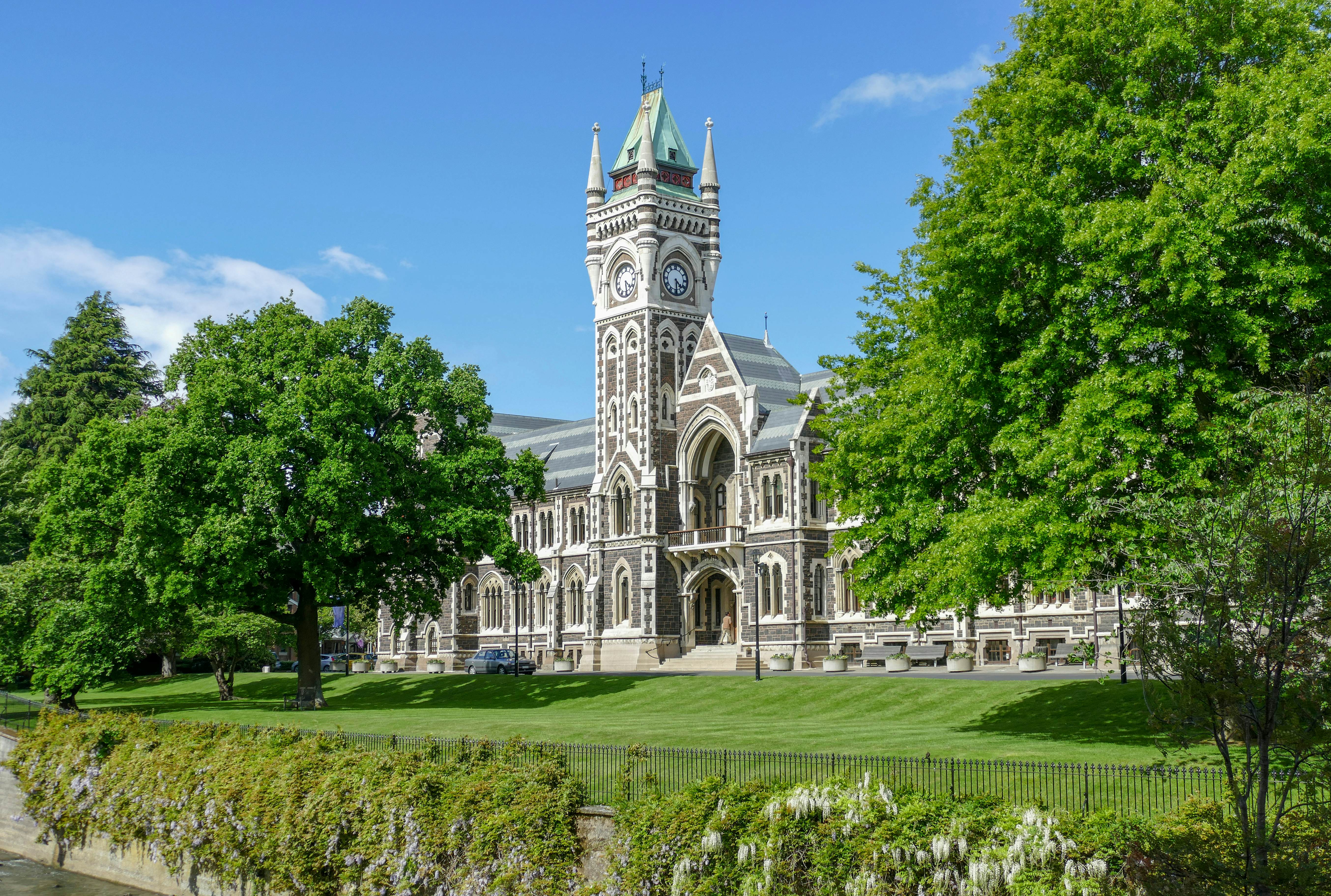 The University of Otago located in Dunedin, a city at the South Island of New Zealand, License Type: media, Download Time: 2025-04-14T07:57:17.000Z, User: mvm_lonelyplanet, Editorial: false, purchase_order: 56530 - Guidebooks, job: Global Publishing, client: New Zealands South Island 8, other: Virginia Moreno