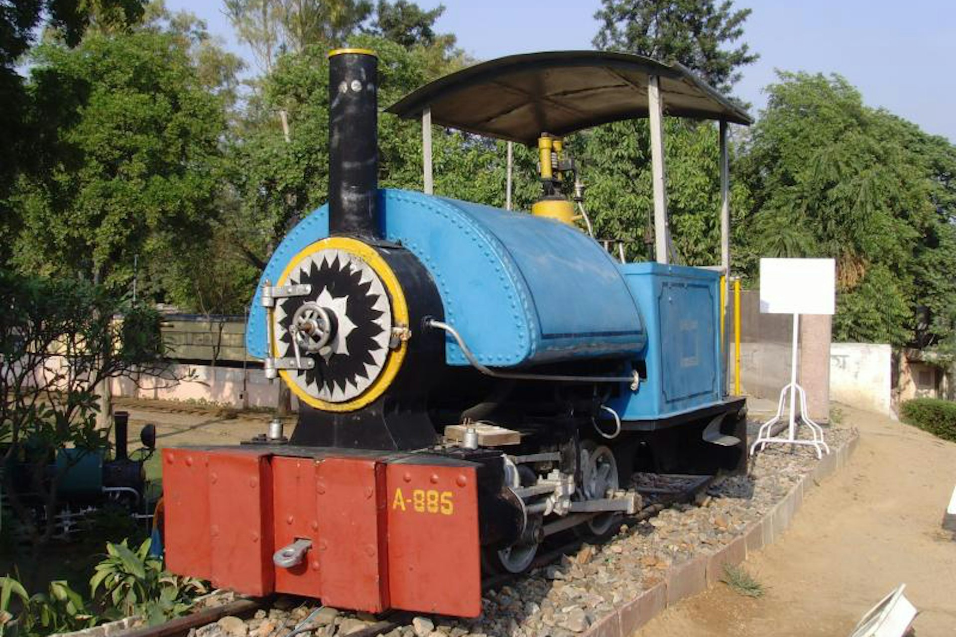 Old fashioned steam engine at Delhi's Railway Museum. Image by Klaus Nahr / CC BY 2.0