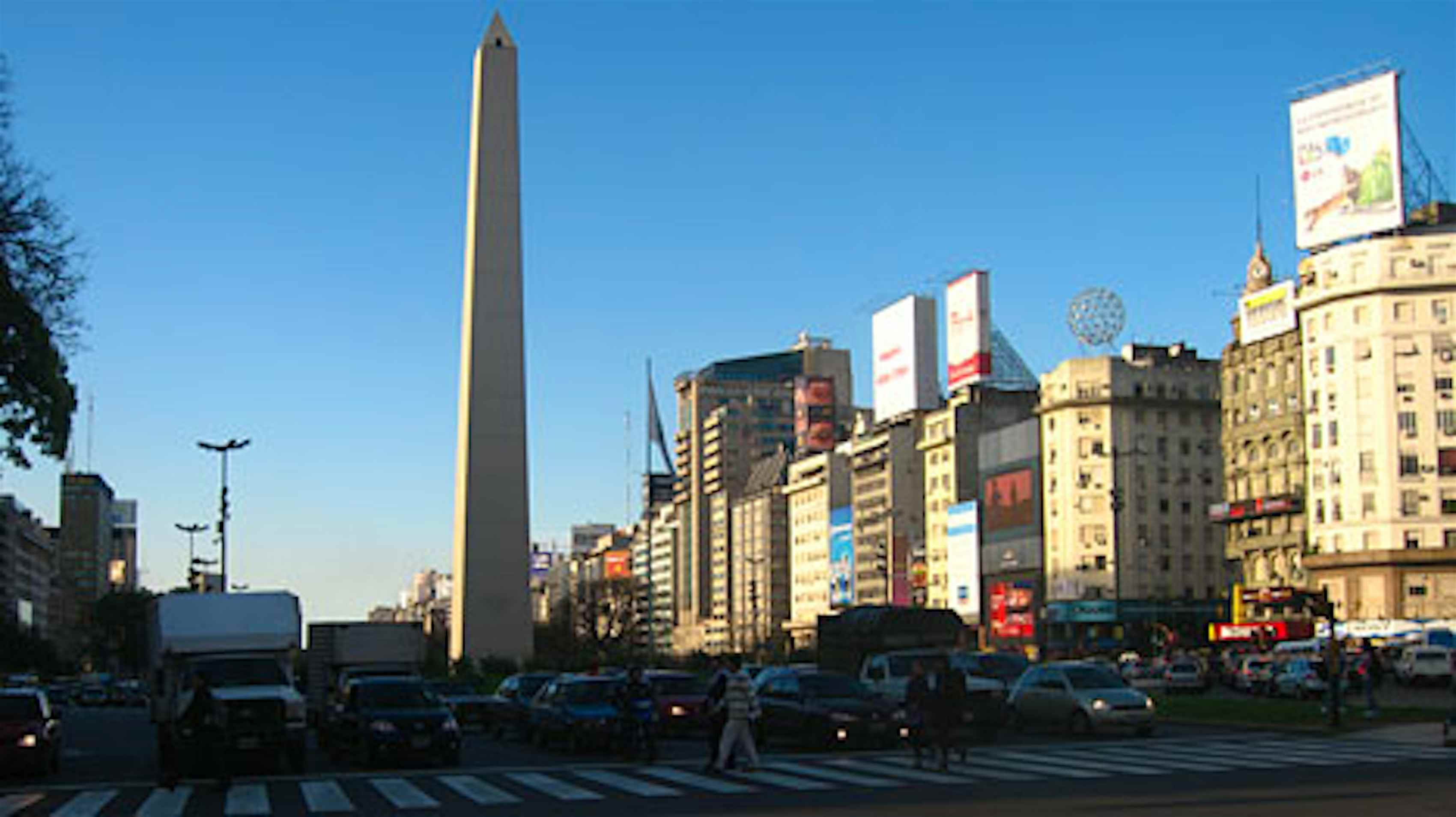 Buenos Aires' Avenida 9 de Julio a glorious past, a chaotic present Lonely Buenos Aires' Avenida 9 de Julio a glorious past, a chaotic present Lonely