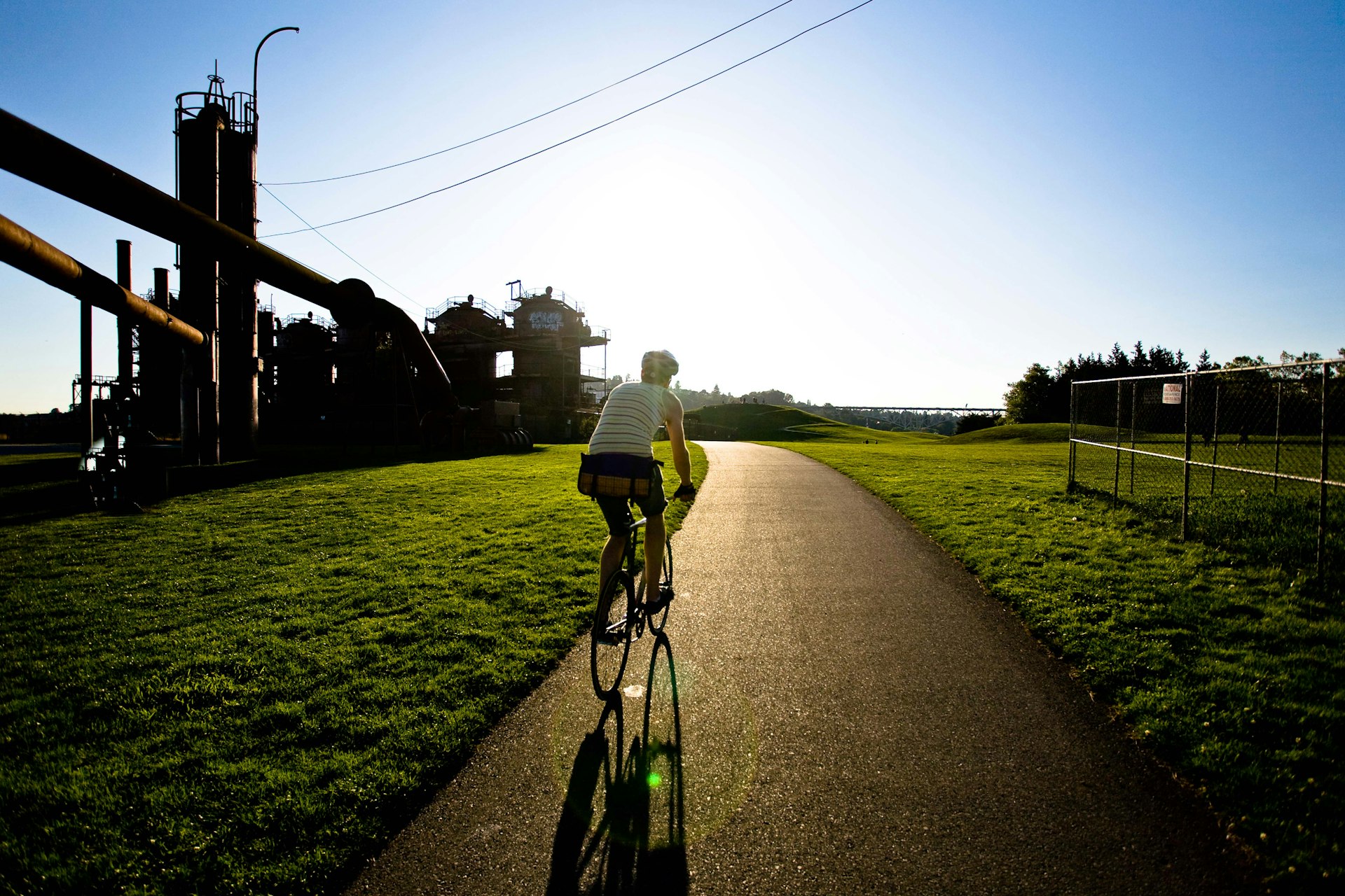 A cyclist passing Gas Works Park. Image by Kirk Mastin / Getty