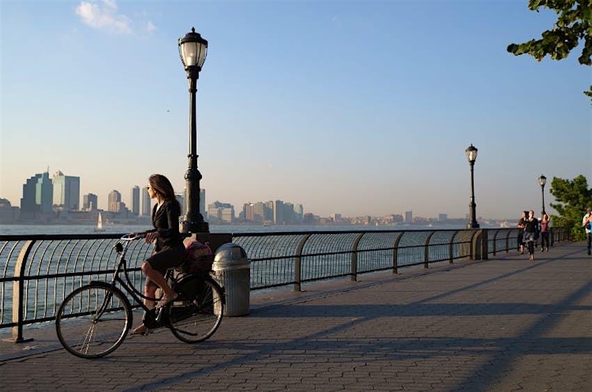 Features - cycling-nyc Cycling around NYC. Image by japp1967 / CC BY 2.0