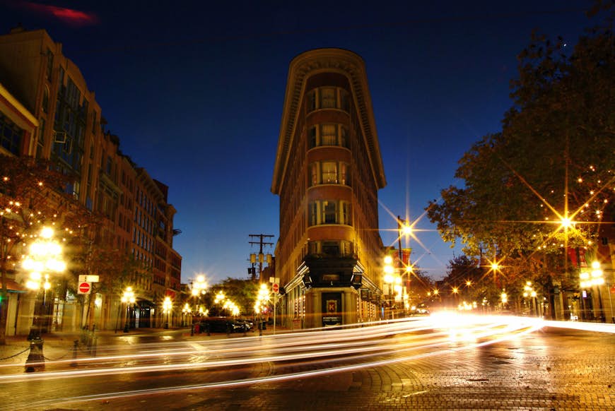 Gastown fuses contemporary hipness with historic architecture. Image by Ingram Publishing / Getty