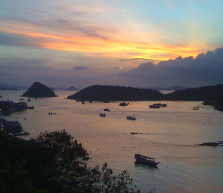 Sunset, Labuanbajo, Flores. Image by David Harris Flickr CC BY 2.0