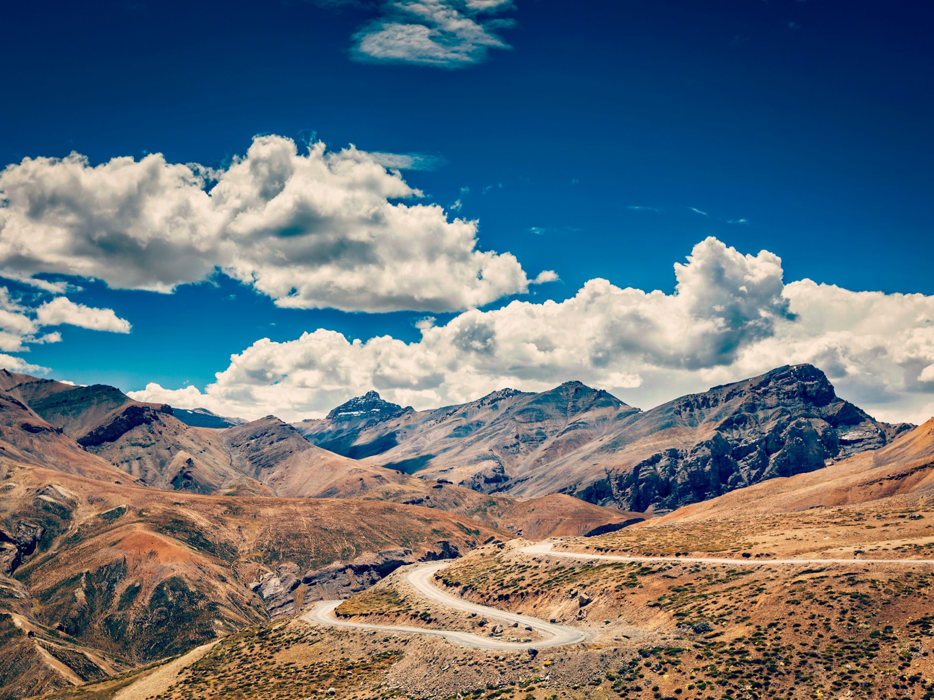 The Manali-Leh Highway winding through the Indian Himalayas © DR Travel Photo and Video / Shutterstock