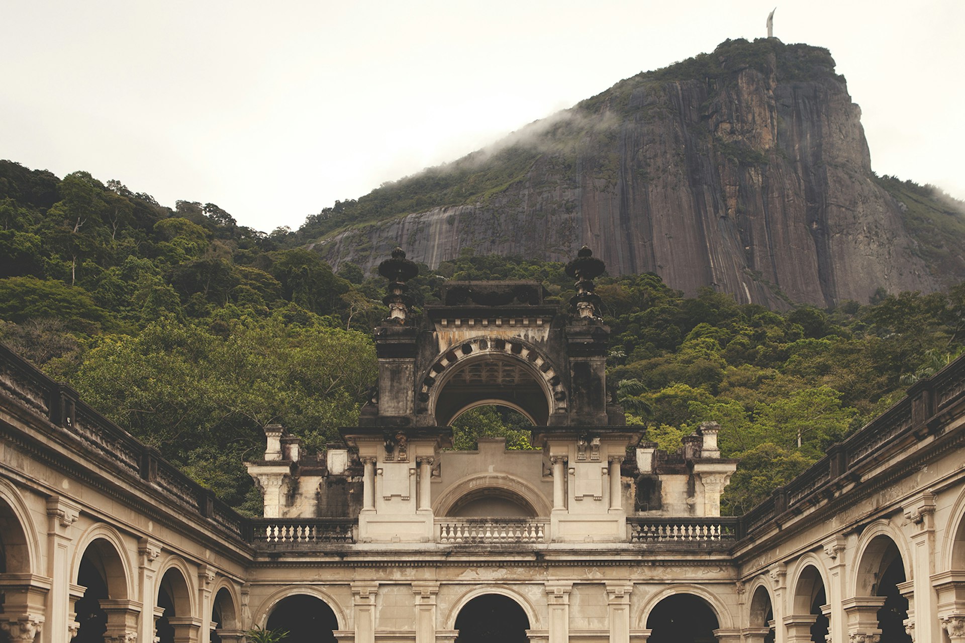 Parque Lage with a view of Corcovado in the Jardim Botanico neighborhood © zxvisual / Getty Images 