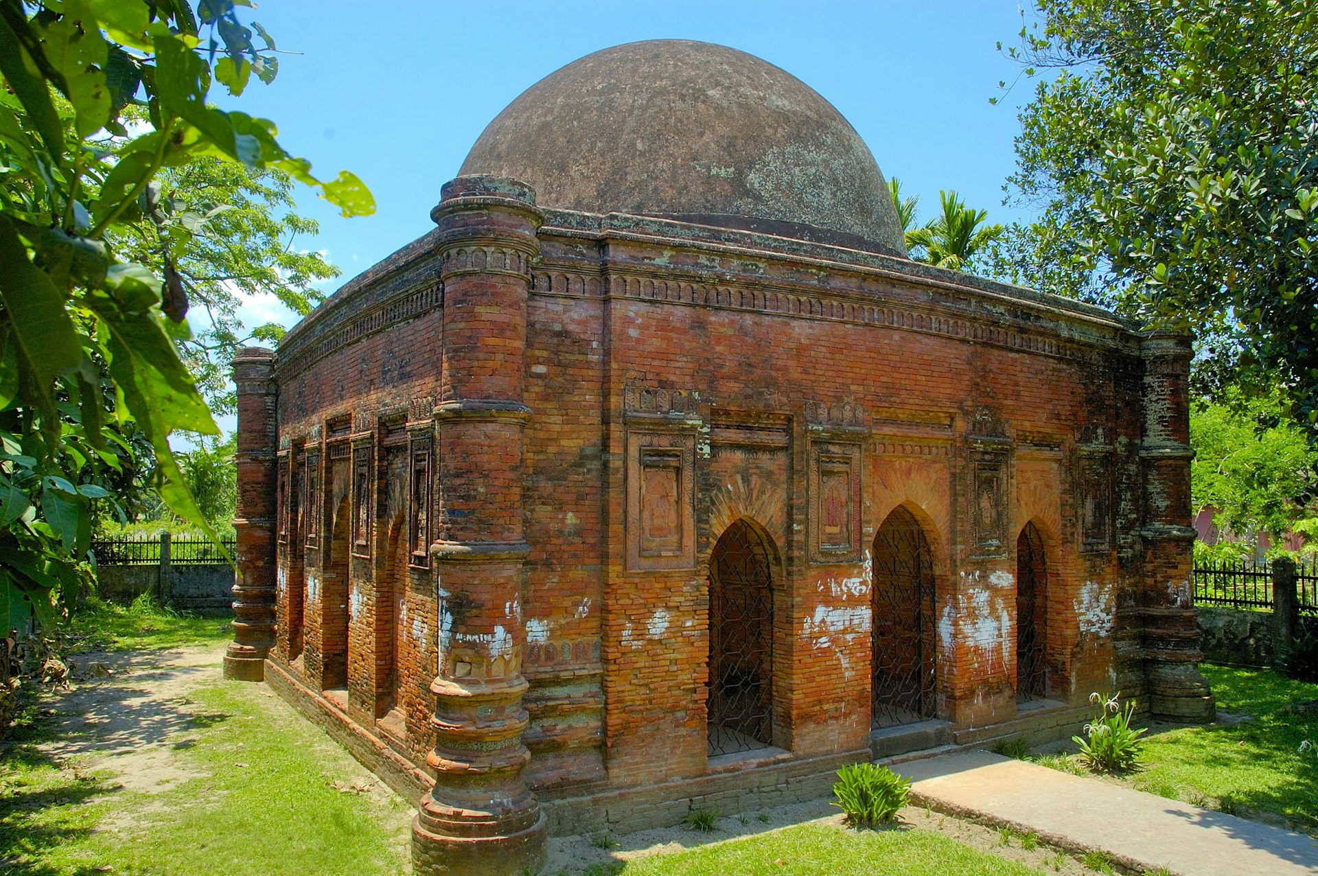 The Goaldi Mosque was strongly influenced by Bengali temple architecture © Majority World/Getty Images