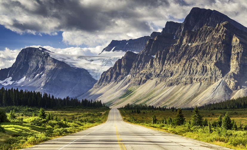 Icefields Parkway in Alberta, Canada © Witold Skrypczak / Lonely Planet Images