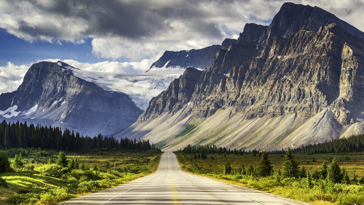Icefields Parkway in Alberta, Canada © Witold Skrypczak / Lonely Planet Images