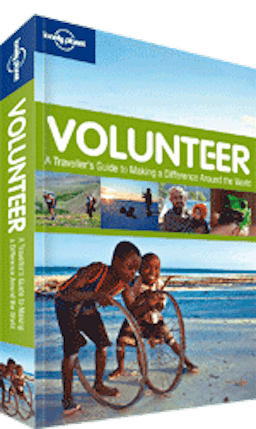 Features - Volunteer guide book