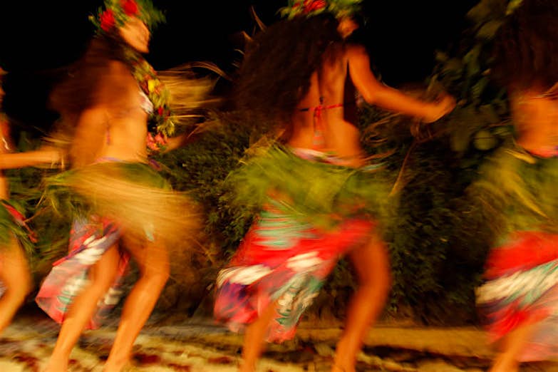 Features - bora-dance