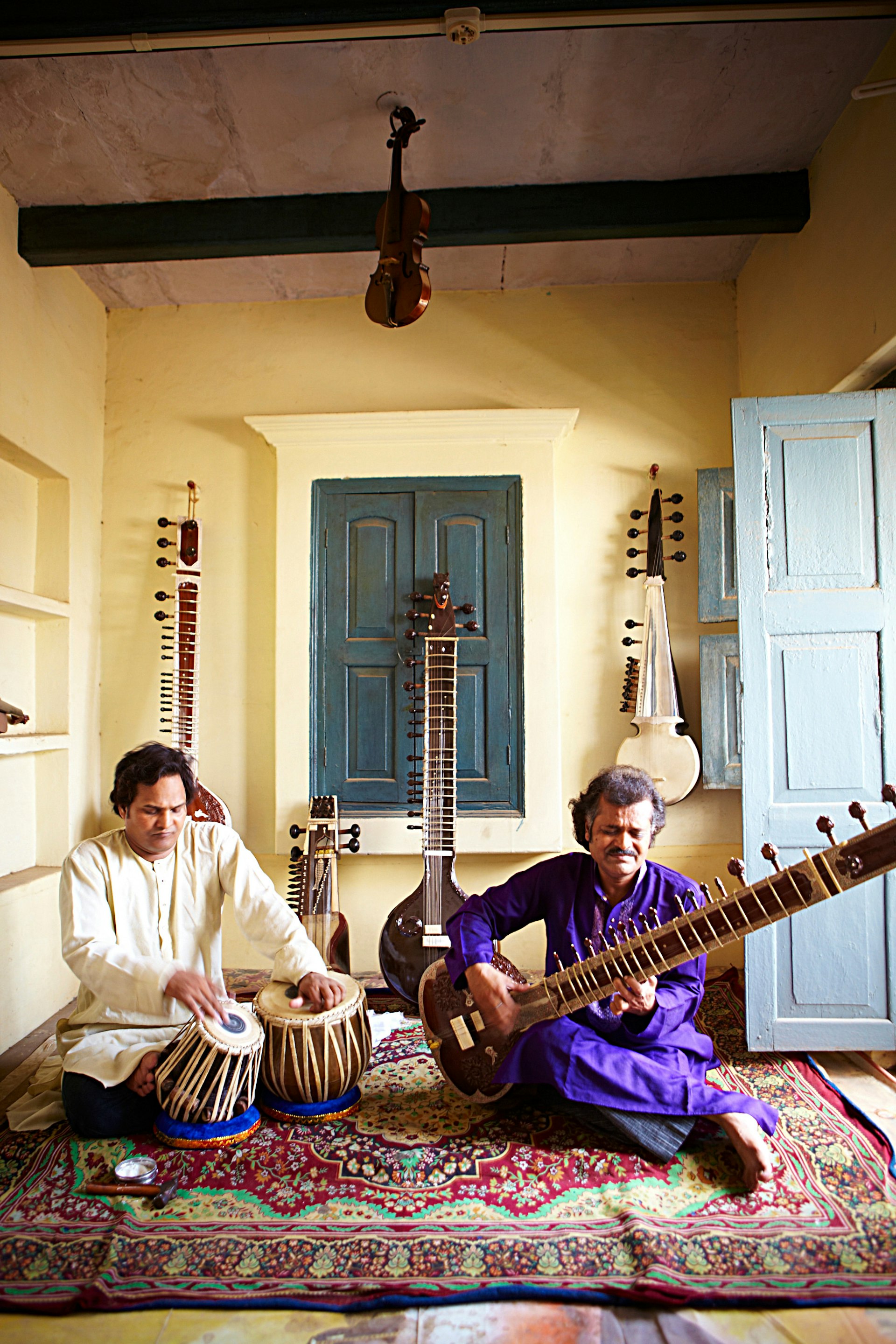 Musicians playing sitar and tabla in the Old City