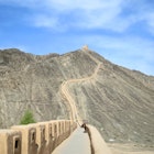 Climbing the Overhanging Great Wall at Jiayuguan © Megan Eaves / Lonely Planet