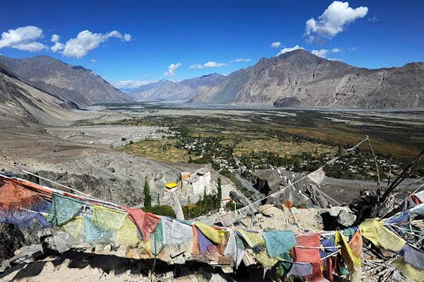DD News on X: #WATCH  The Nubra Valley in Leh, Ladakh is one of the most  revered valleys in India. The Valley is famous for its enchanting views and  the famous