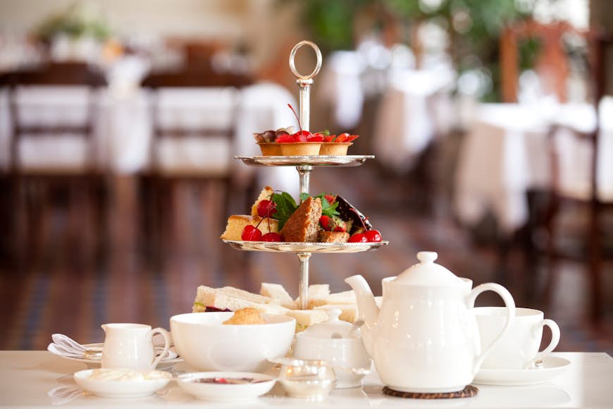 Tuck into cakes, sandwiches and pastries at one of Sri Lanka's best high tea offerings.