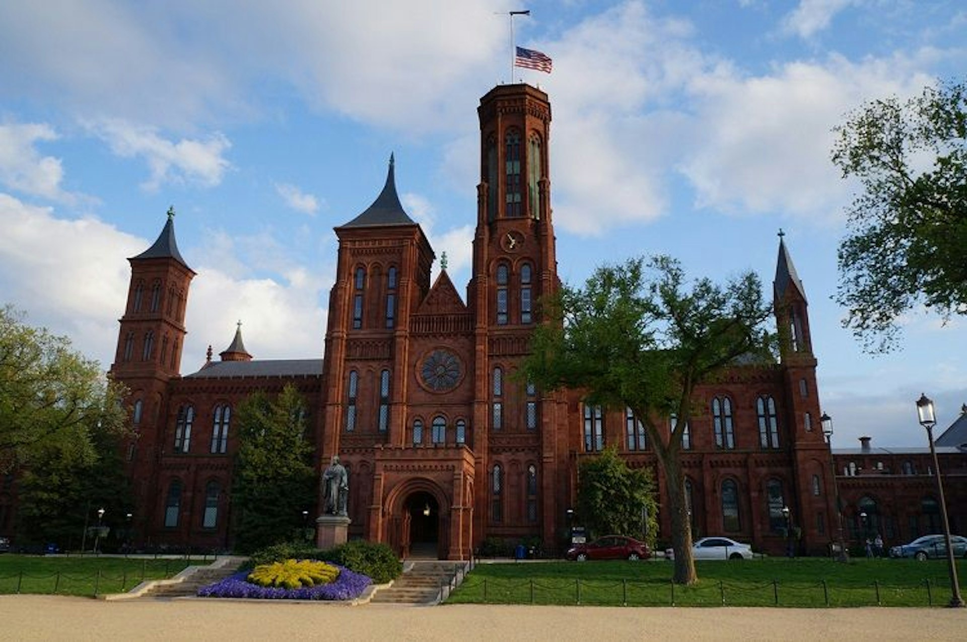 The Smithsonian Castle. Image by Leandro Neumann Ciuffo / CC BY 2.0.