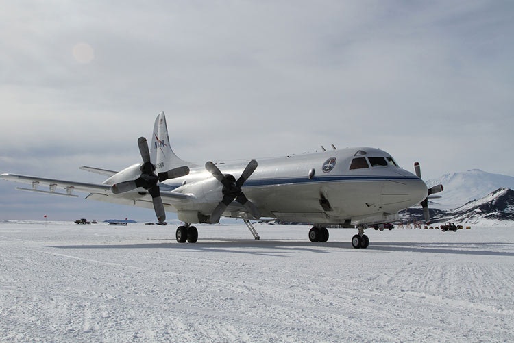 A plane on Antarctica's seasonal Ice Runway. Image by NASA ICE / CC BY 2.0