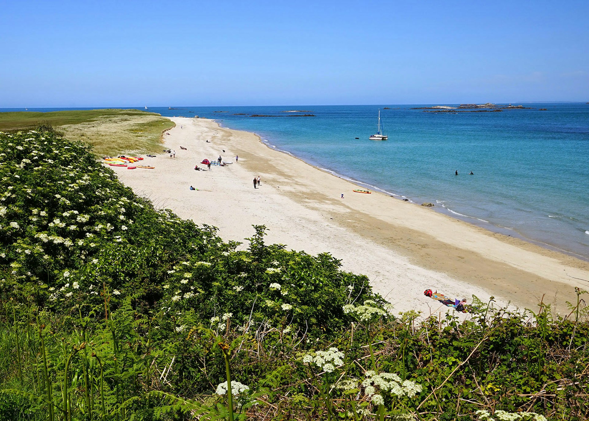 Shell Beach, Herm © James Kay / Lonely Planet